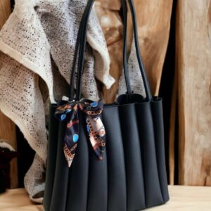 Siyah Yavrulu Askılı Çanta