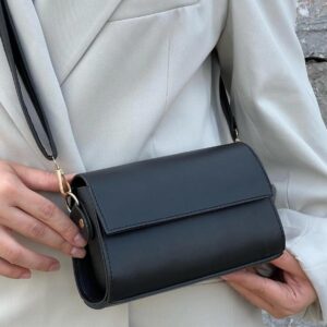 Siyah Askılı Çanta